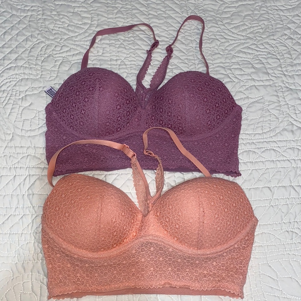 2 Victoria’s Secret t-shirt bras